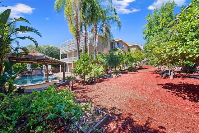 136 tomlinson Dr, Folsom, CA 95630