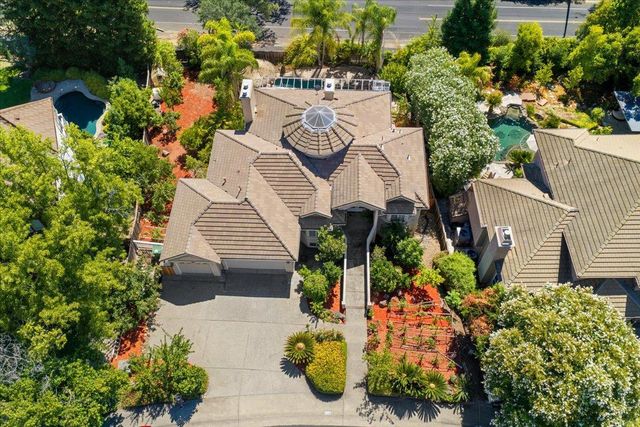 136 tomlinson Dr, Folsom, CA 95630