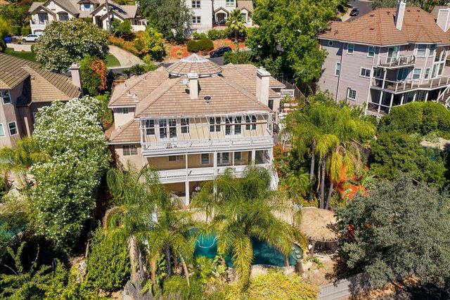 136 tomlinson Dr, Folsom, CA 95630