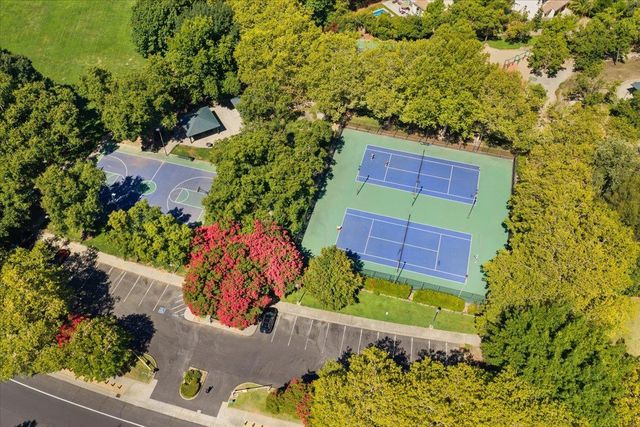 136 tomlinson Dr, Folsom, CA 95630