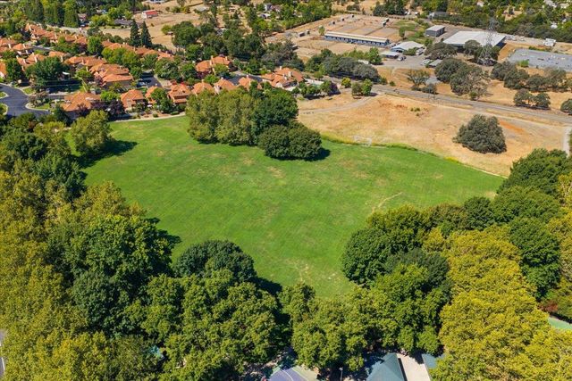 136 tomlinson Dr, Folsom, CA 95630