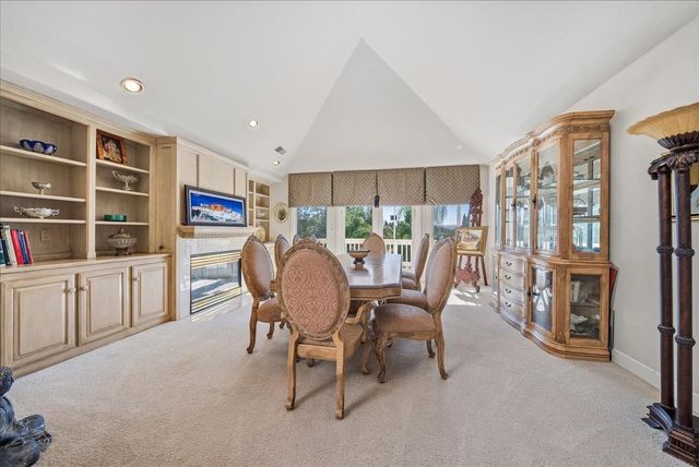 136 tomlinson Dr, Folsom, CA 95630