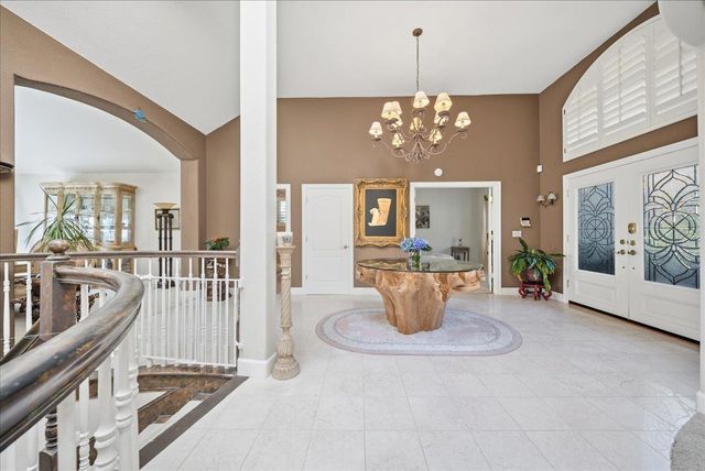 136 tomlinson Dr, Folsom, CA 95630