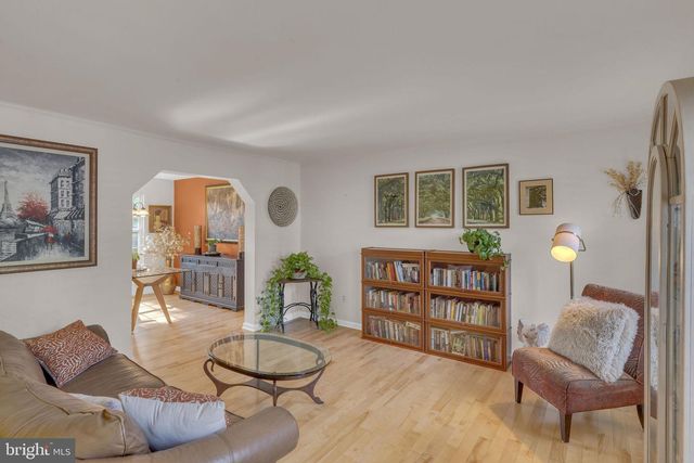 202 WOODSPRING CIRCLE, Doylestown, PA 18901