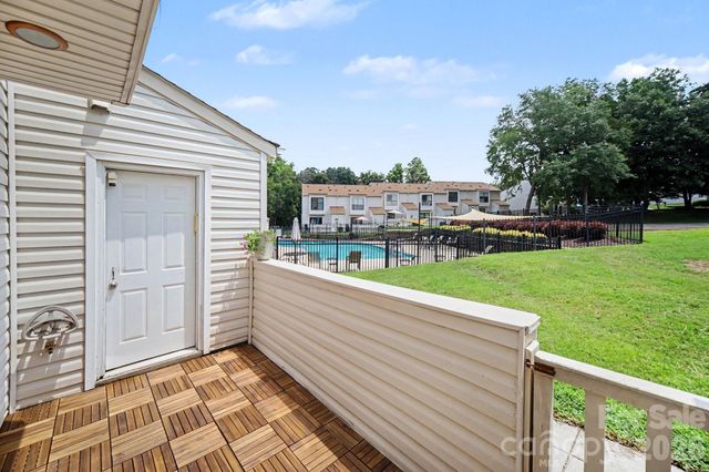 11009 Carmel Crossing Road, Charlotte, NC 28226