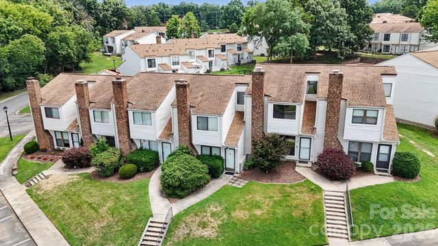 11009 Carmel Crossing Road, Charlotte, NC 28226