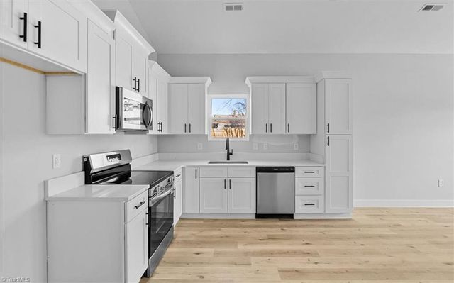 5089 Leeshire Way, Winston-salem, NC 27106