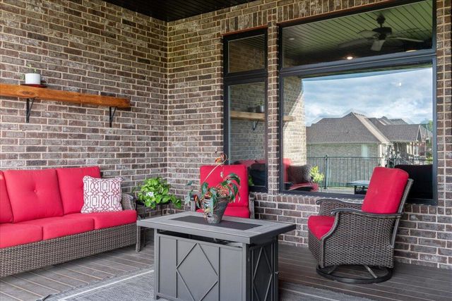 1283 South Waterstone Bend, Nixa, MO 65714