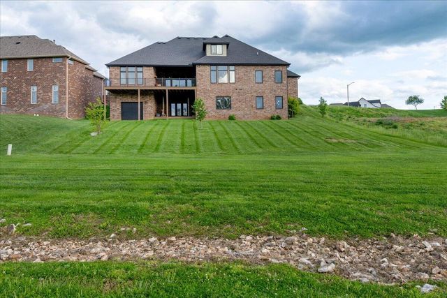 1283 South Waterstone Bend, Nixa, MO 65714