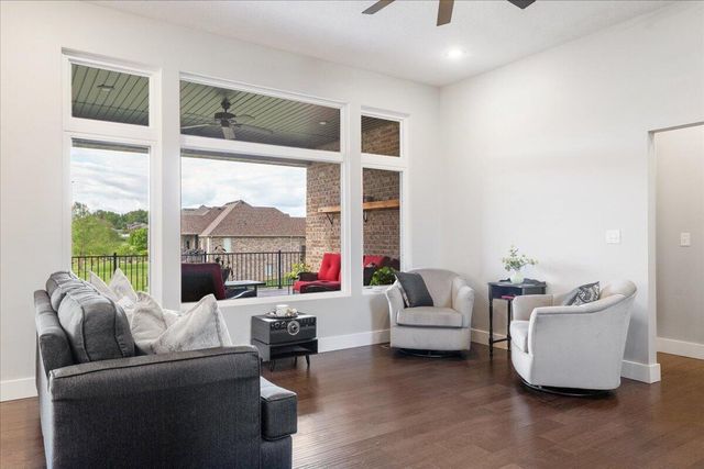 1283 South Waterstone Bend, Nixa, MO 65714