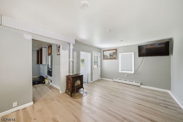 251 Russia Rd, Jefferson Twp., NJ 07438