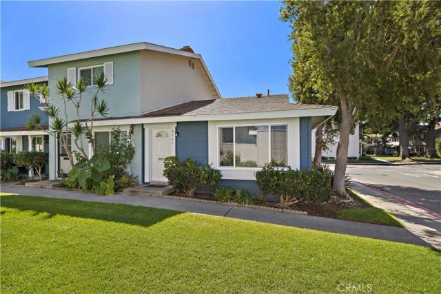 9741 Cornwall Drive, Huntington Beach, CA 92646