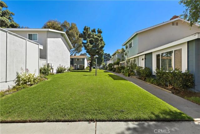 9741 Cornwall Drive, Huntington Beach, CA 92646