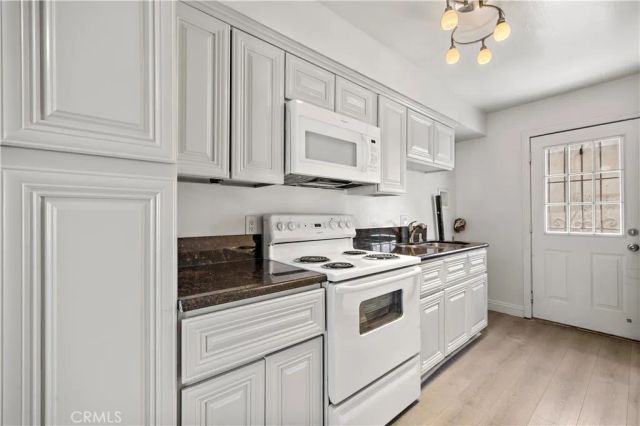 9741 Cornwall Drive, Huntington Beach, CA 92646