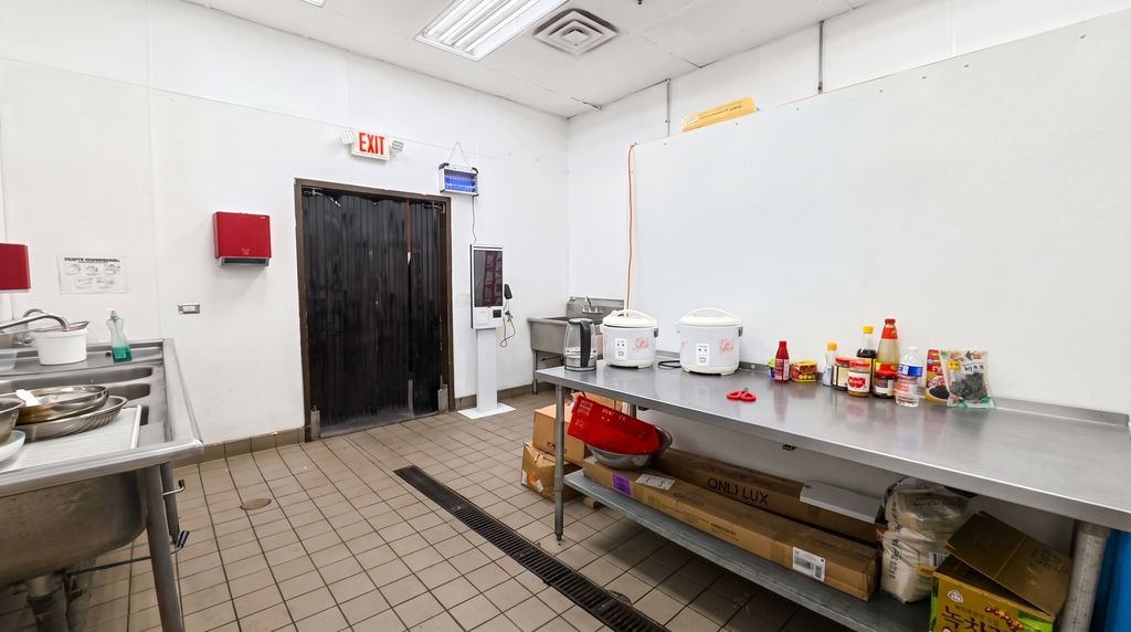 8901 N Milwaukee Avenue, Niles, IL 60714 — photo 4