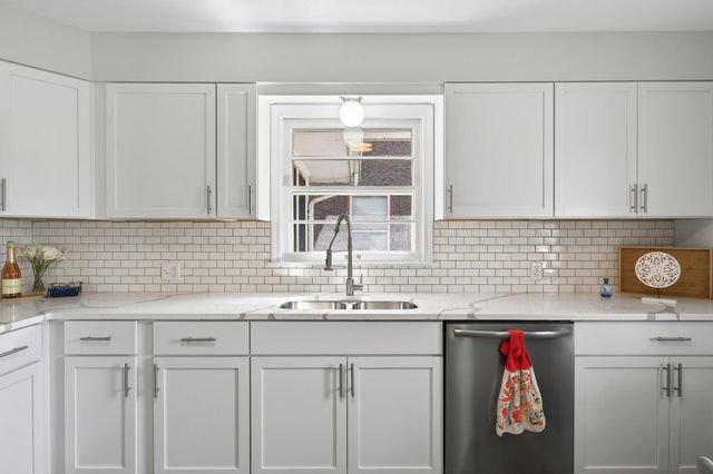 2842 Irving Avenue S, Minneapolis, MN 55408