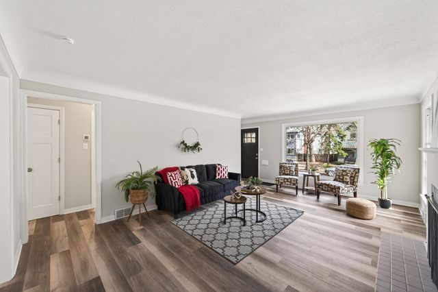 2842 Irving Avenue S, Minneapolis, MN 55408