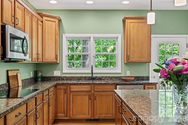 34 Carden Drive, Weaverville, NC 28787