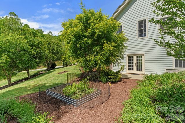 34 Carden Drive, Weaverville, NC 28787