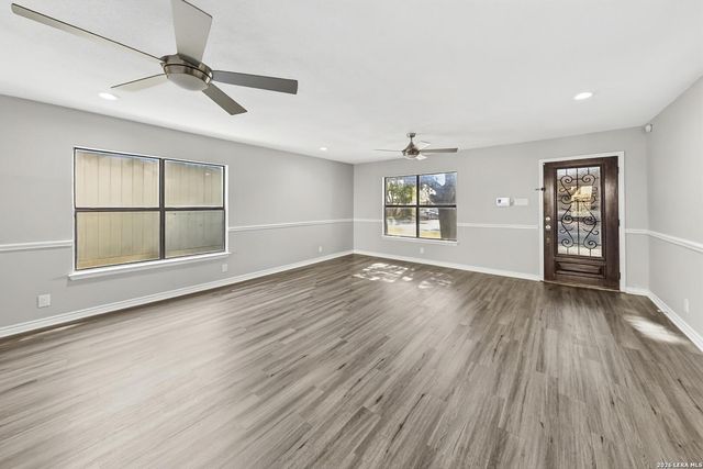 818 MEADOW DL, Converse, TX 78109