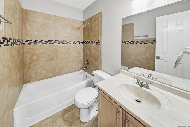 818 MEADOW DL, Converse, TX 78109