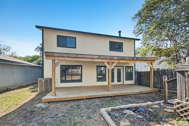 818 MEADOW DL, Converse, TX 78109