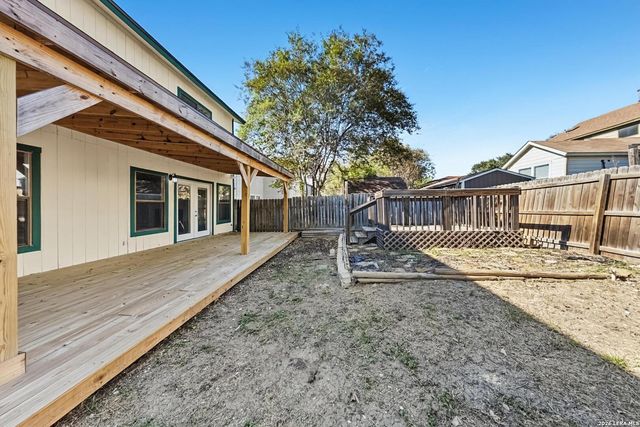 818 MEADOW DL, Converse, TX 78109