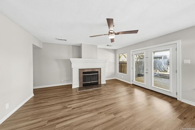 818 MEADOW DL, Converse, TX 78109