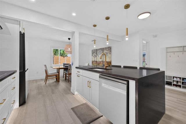 7566 20TH STREET N, St Petersburg, FL 33702