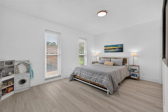 7566 20TH STREET N, St Petersburg, FL 33702