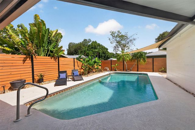 7566 20TH STREET N, St Petersburg, FL 33702