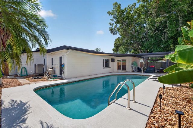 7566 20TH STREET N, St Petersburg, FL 33702