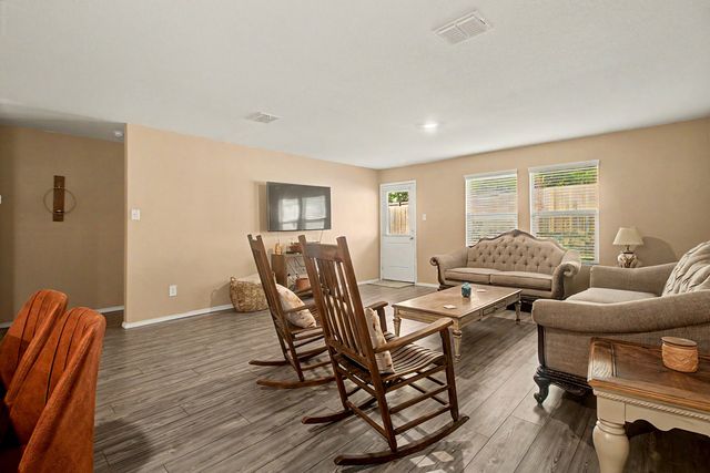 1517 Oak Creek Drive, Hutchins, TX 75141