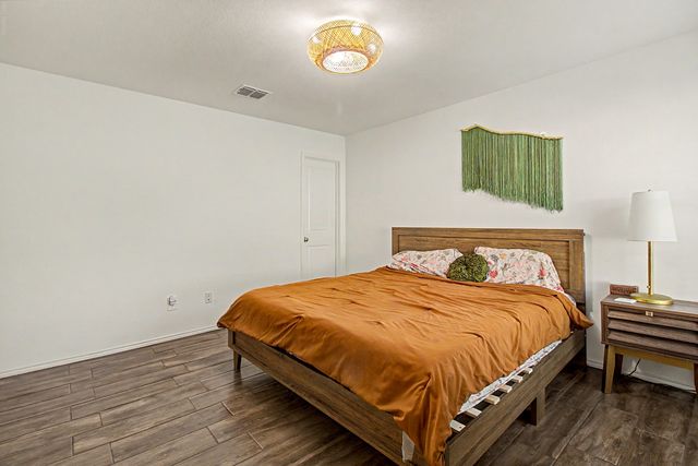 1517 Oak Creek Drive, Hutchins, TX 75141