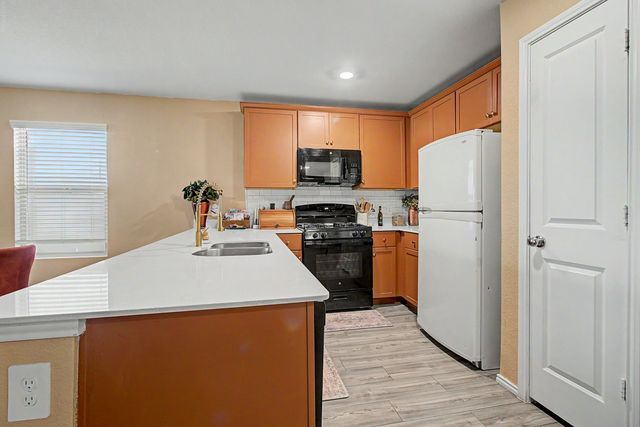 1517 Oak Creek Drive, Hutchins, TX 75141