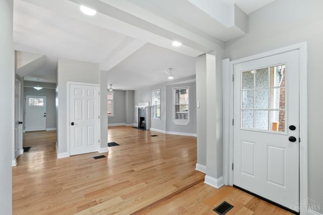 3206 Gilbert Avenue, Cincinnati, OH 45207