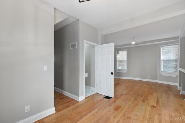 3206 Gilbert Avenue, Cincinnati, OH 45207