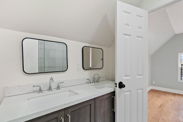 3206 Gilbert Avenue, Cincinnati, OH 45207