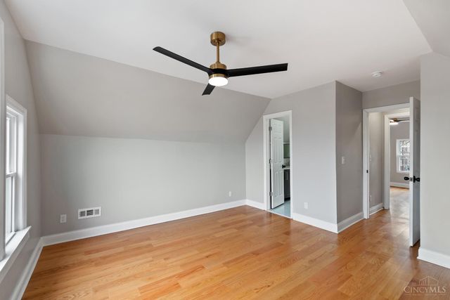 3206 Gilbert Avenue, Cincinnati, OH 45207