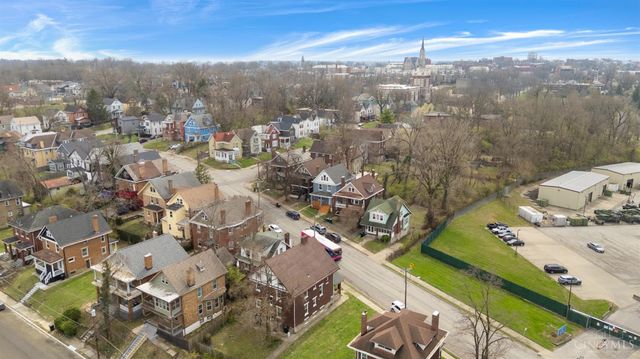 3206 Gilbert Avenue, Cincinnati, OH 45207