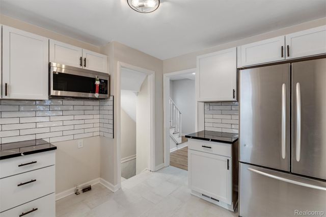 17161 Ward Avenue, Detroit, MI 48235