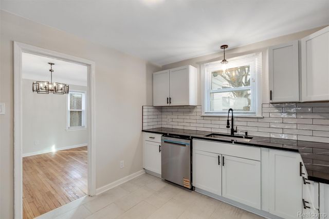 17161 Ward Avenue, Detroit, MI 48235