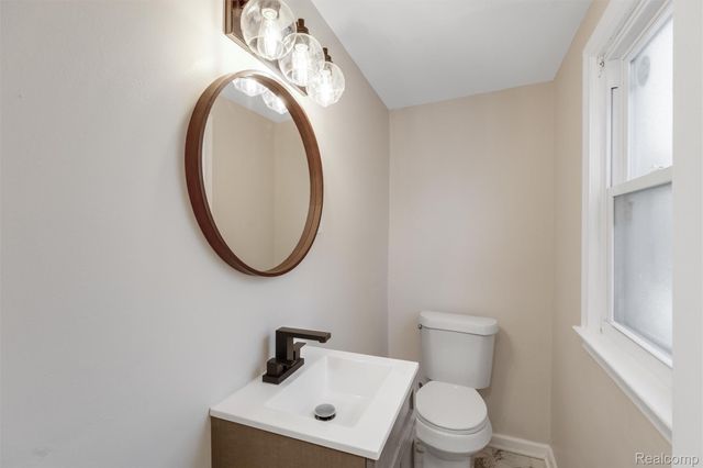 17161 Ward Avenue, Detroit, MI 48235