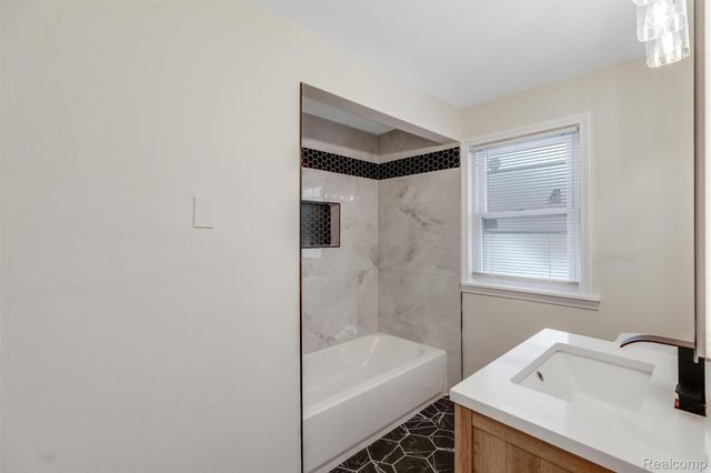 17161 Ward Avenue, Detroit, MI 48235