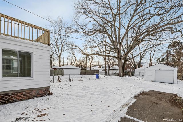 17161 Ward Avenue, Detroit, MI 48235