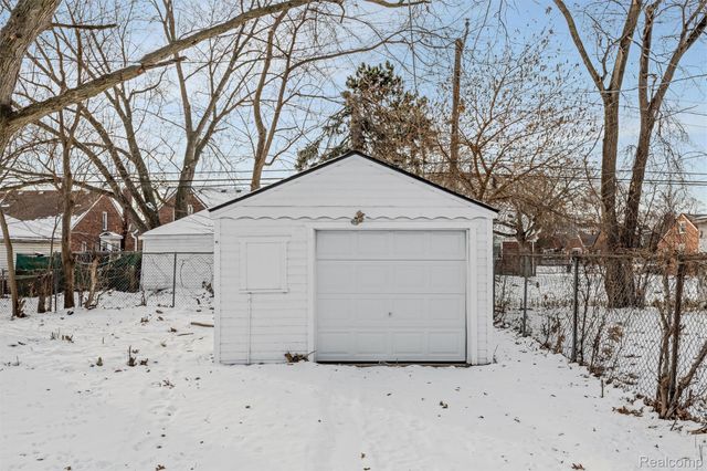 17161 Ward Avenue, Detroit, MI 48235