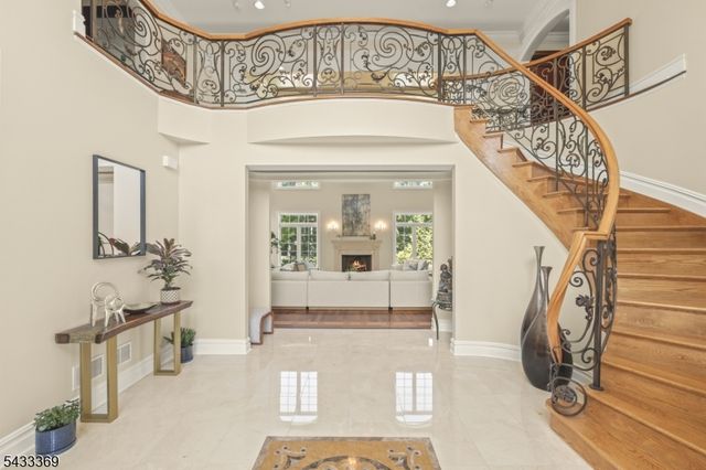 9 Lafayette Dr, Livingston Twp., NJ 07039