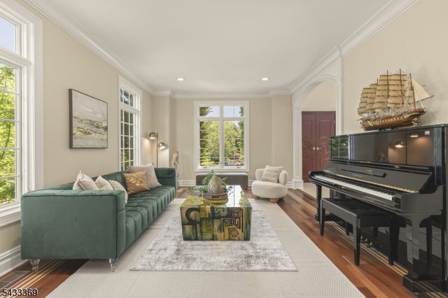 9 Lafayette Dr, Livingston Twp., NJ 07039