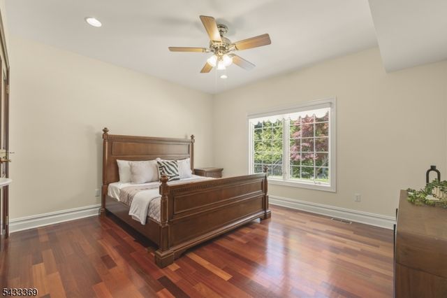 9 Lafayette Dr, Livingston Twp., NJ 07039