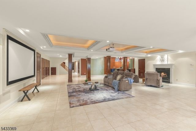 9 Lafayette Dr, Livingston Twp., NJ 07039